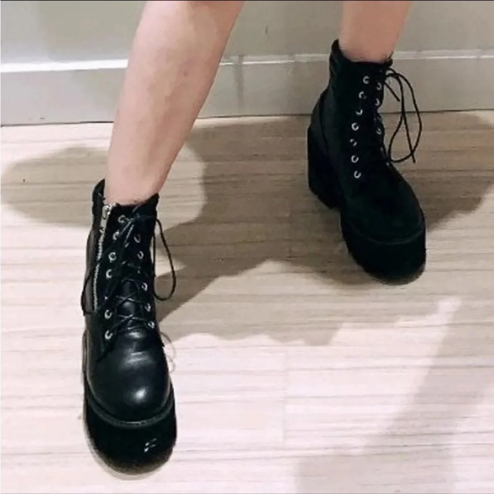 Goth platform combat boots black 5.5